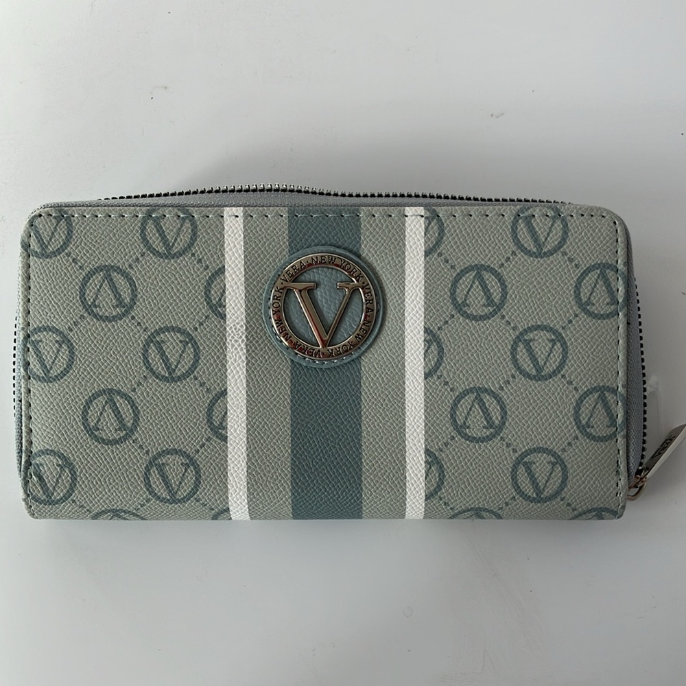 Vera New York Signature zip around blue Wallet NWOT